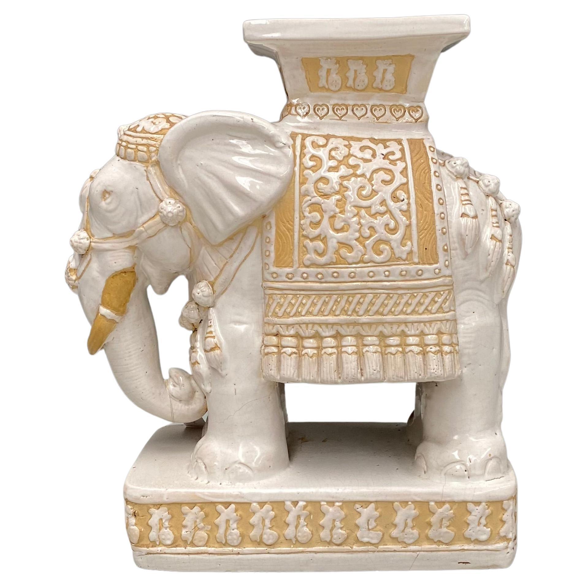 Indien Tableau de jardin éléphant asiatique vintage en céramique beige, 1970 en vente