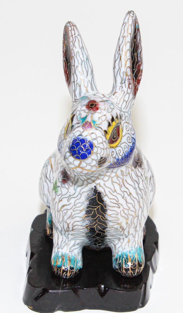 Vintage Asian Chinese Cloisonné White Rabbit In Good Condition In North Hollywood, CA