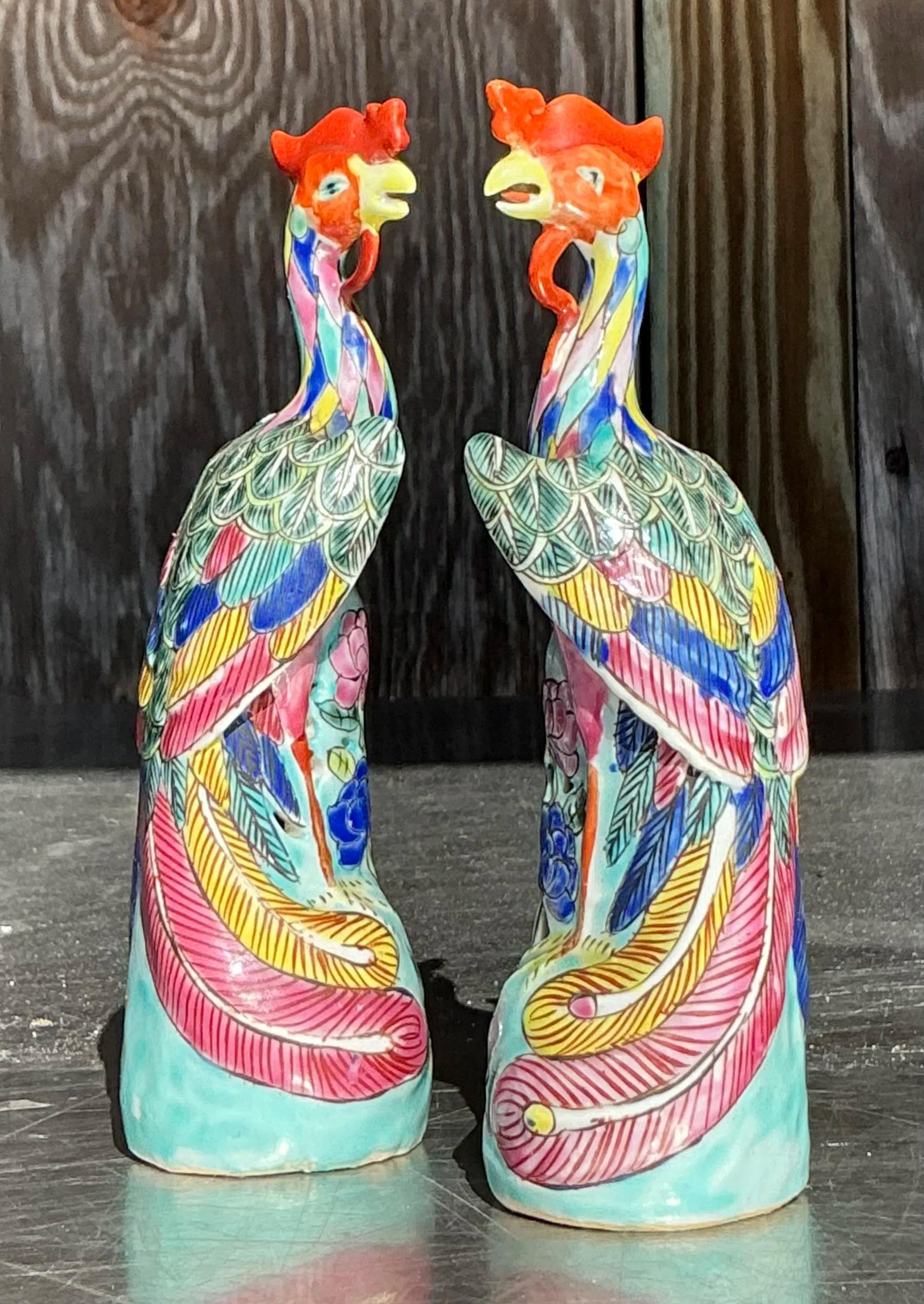 Figure di fenice in porcellana asiatica cinese d'epoca - una coppia in vendita 1
