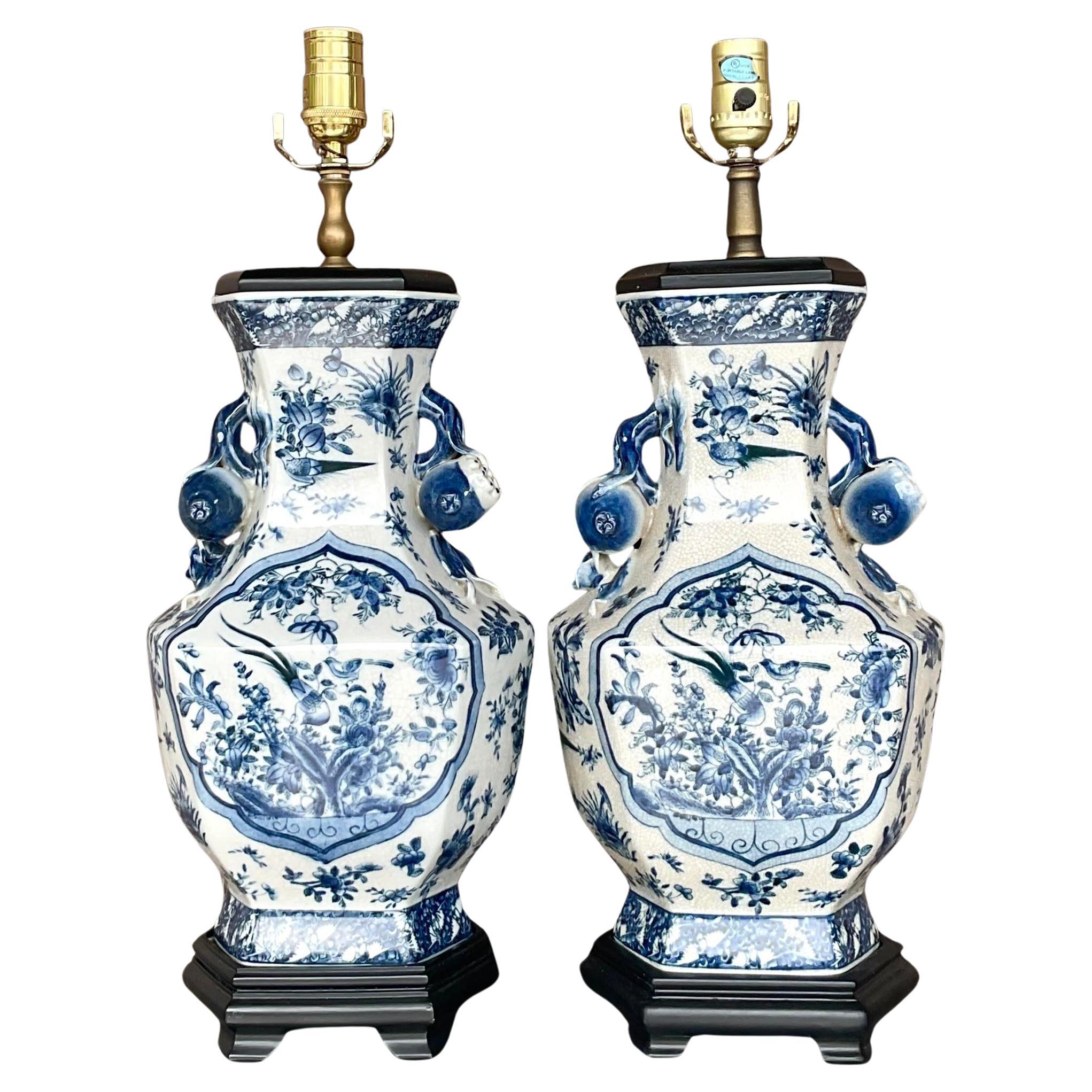 Asiatische Chinoiserie-Keramiklampen im Vintage-Stil – ein Paar im Angebot