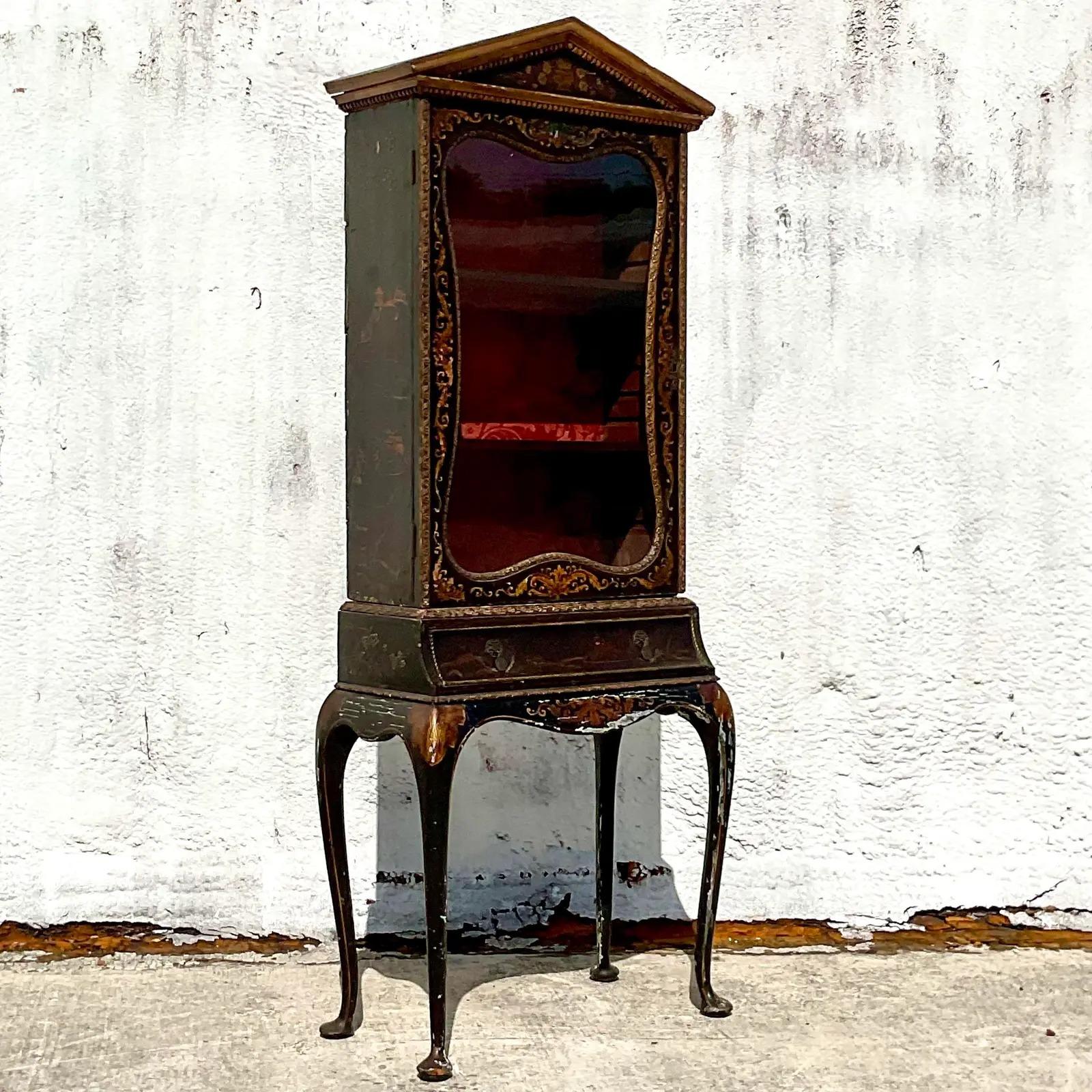 20th Century Vintage Asian Chinoiserie Display Cabinet For Sale