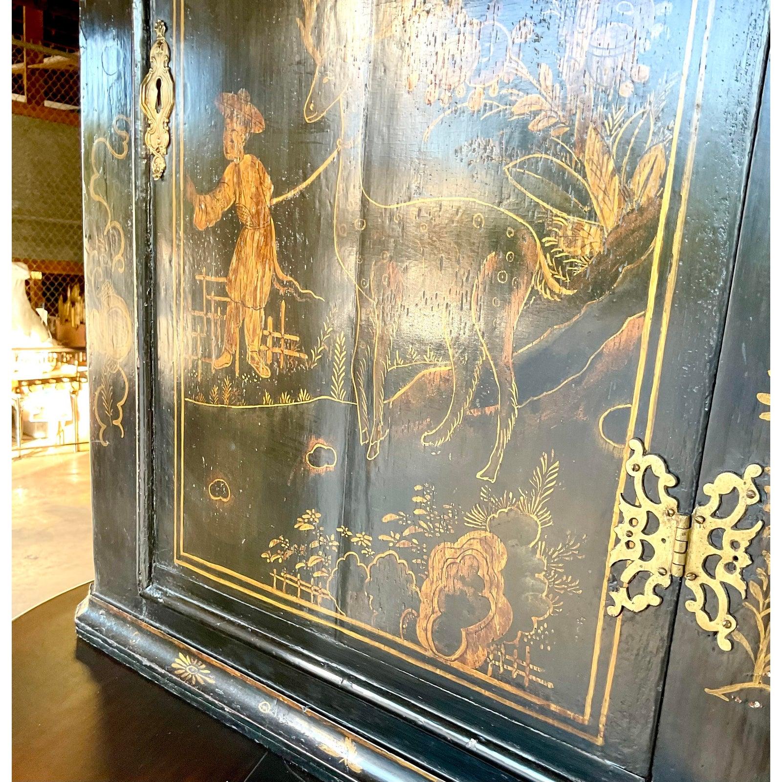 Vintage Asian Chinoiserie Lacquered Corner Cabinet 6