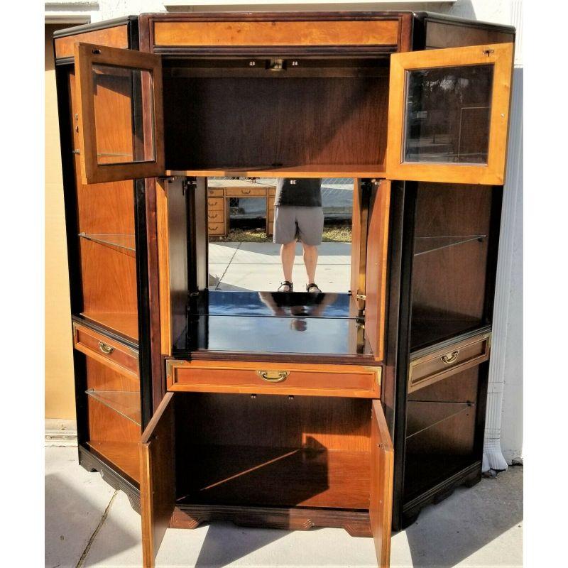 Chinoiserie Vintage Asian chinoiserie Lighted Dry Bar Cabinet For Sale