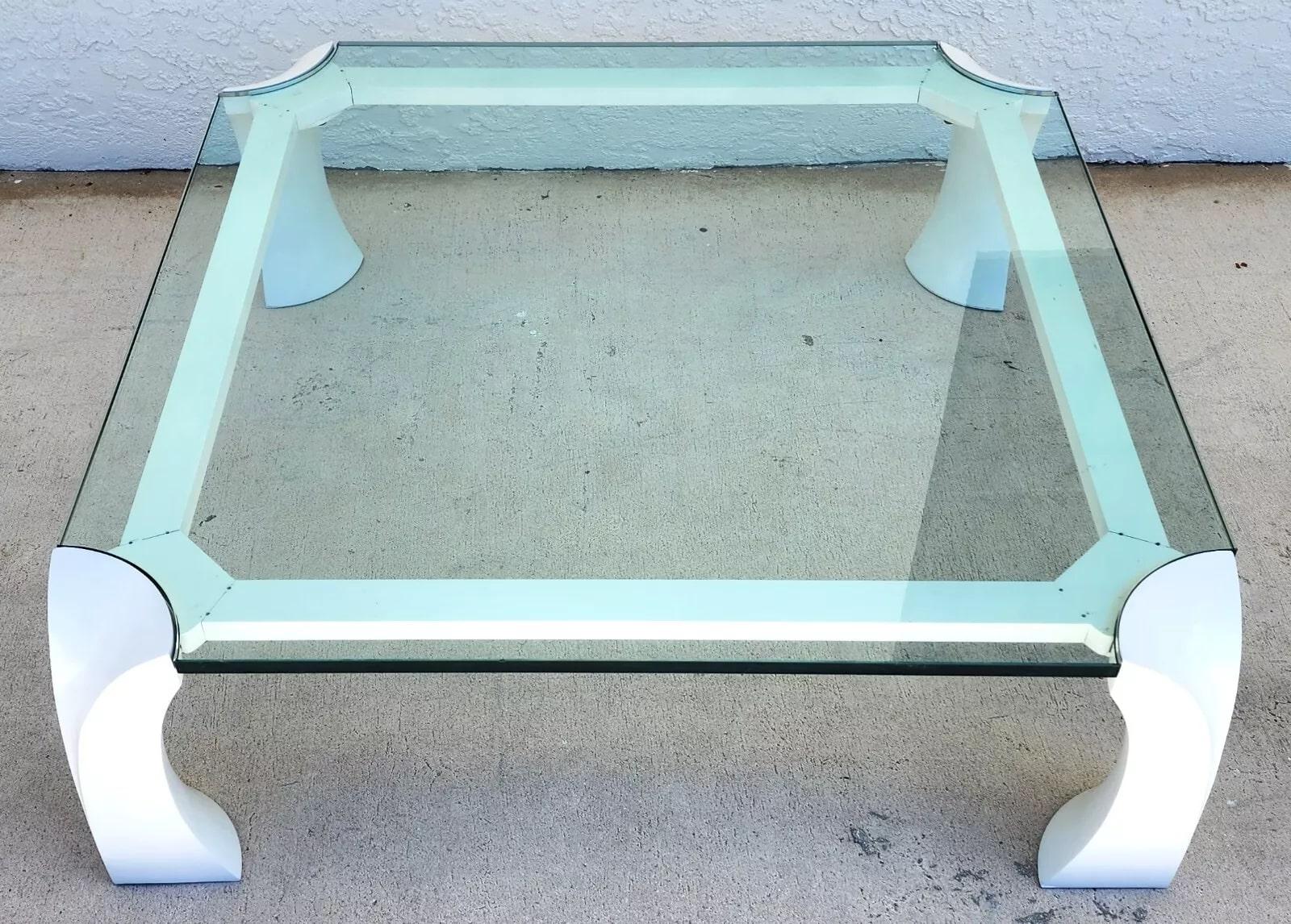 Table basse vintage asiatique Cocktail Tables Bon état - En vente à Lake Worth, FL