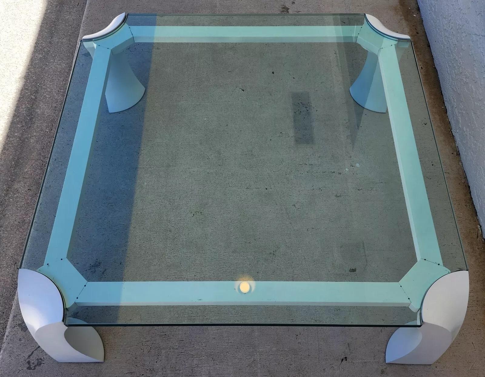 Métal Table basse vintage asiatique Cocktail Tables en vente