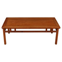 Asiatischer Vintage-Couchtisch mit Gitterdetails