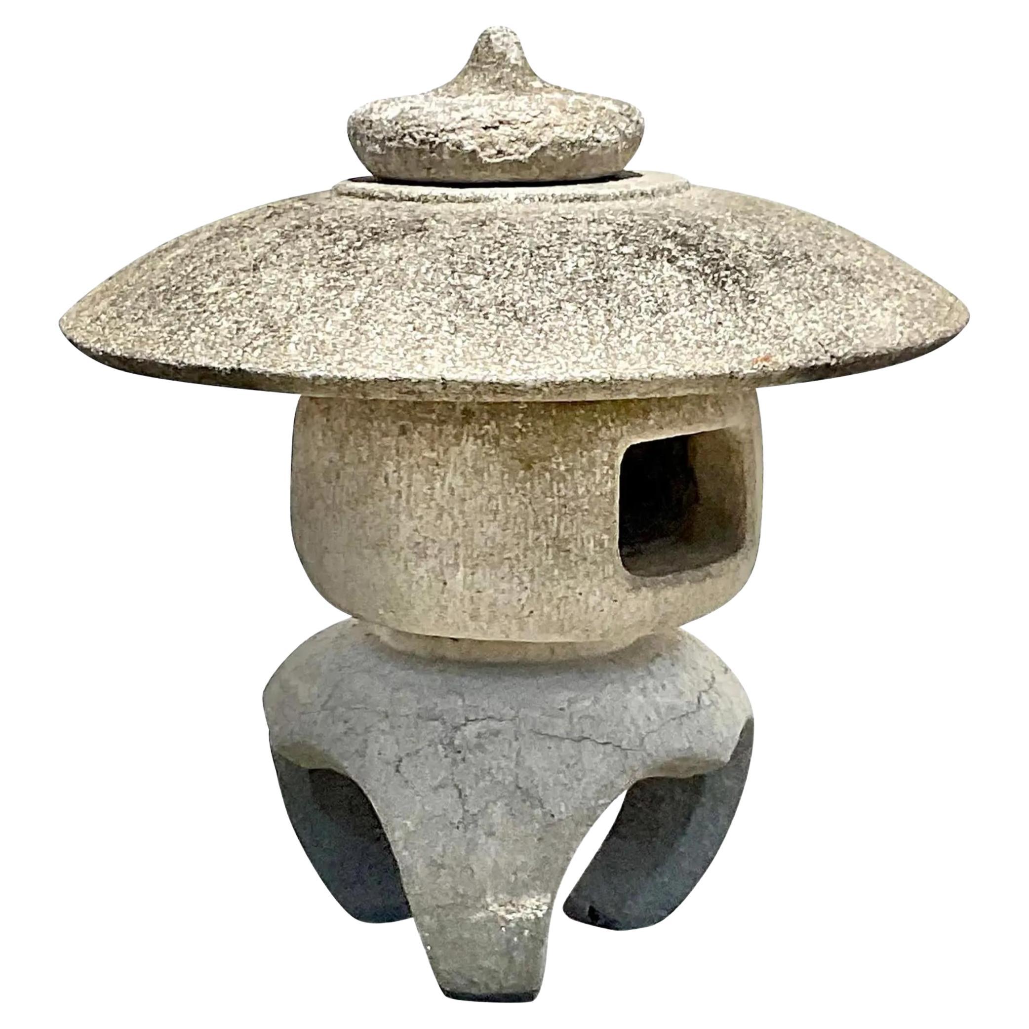 Asiatische Pagoden-Gartenornament aus Beton, Vintage