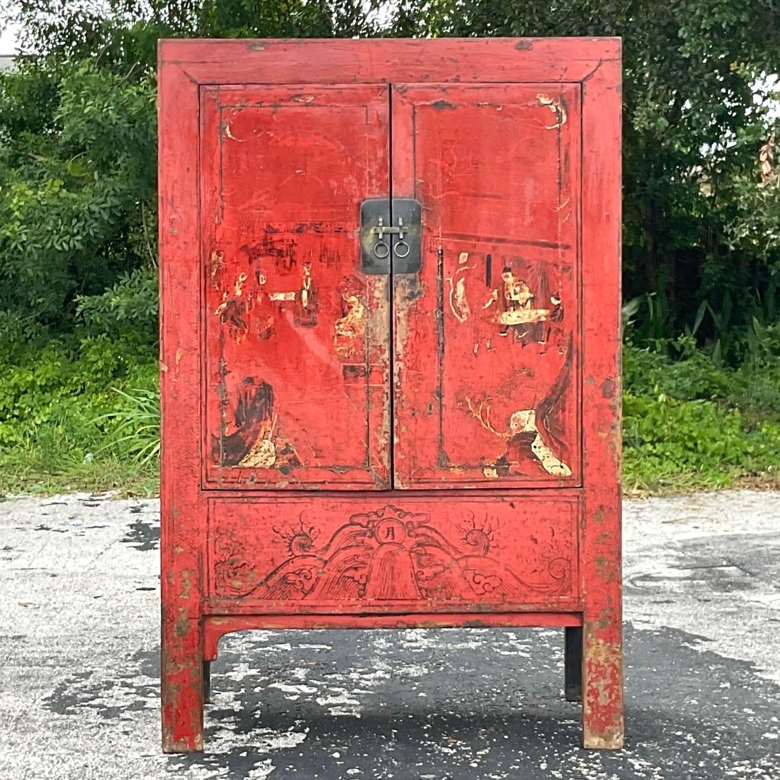 Vintage Asian Distressed Reclaimed Wood Armoire im Zustand „Gut“ im Angebot in west palm beach, FL