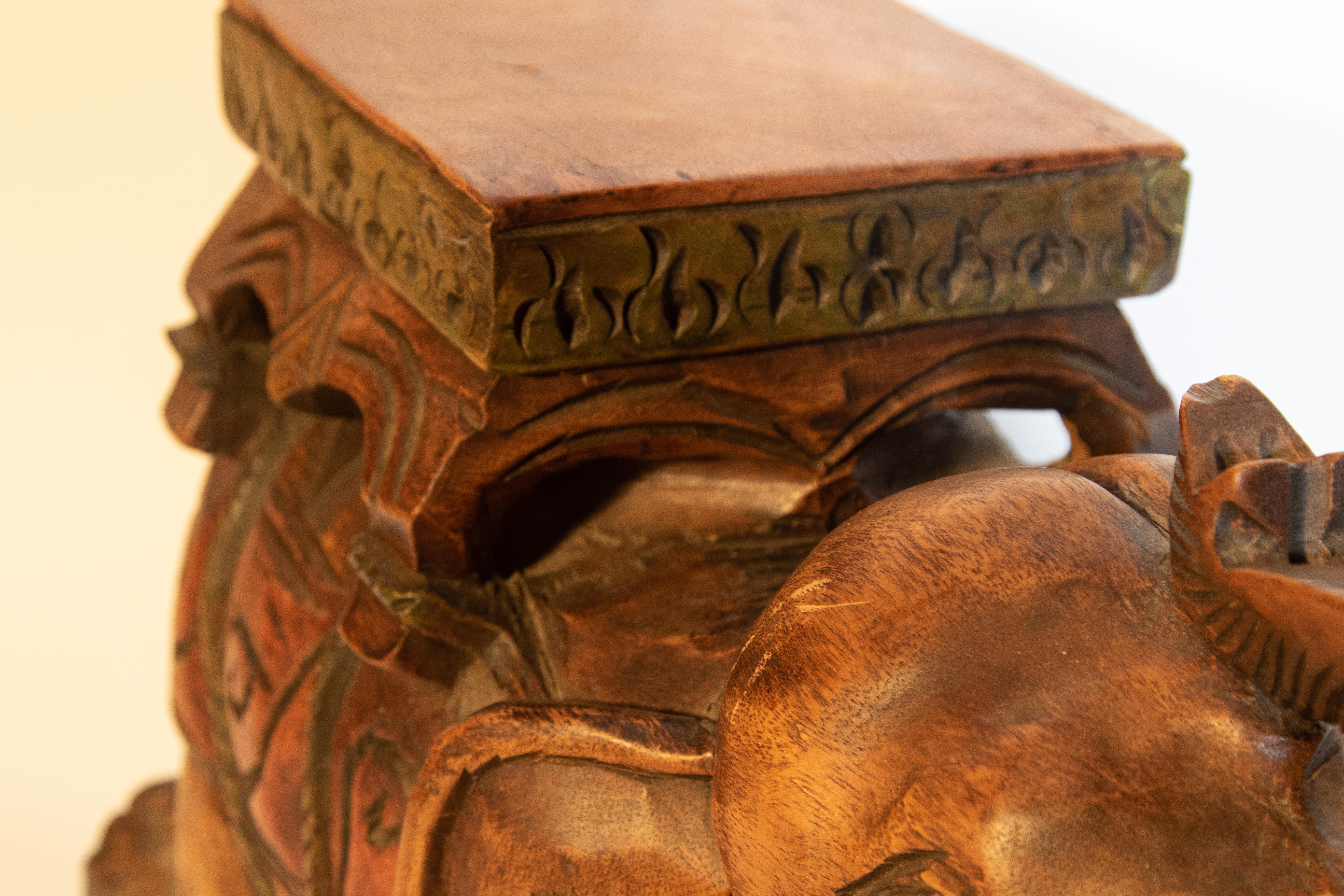Tabouret asiatique vintage en bois sculpté à la main avec éléphant en vente 2