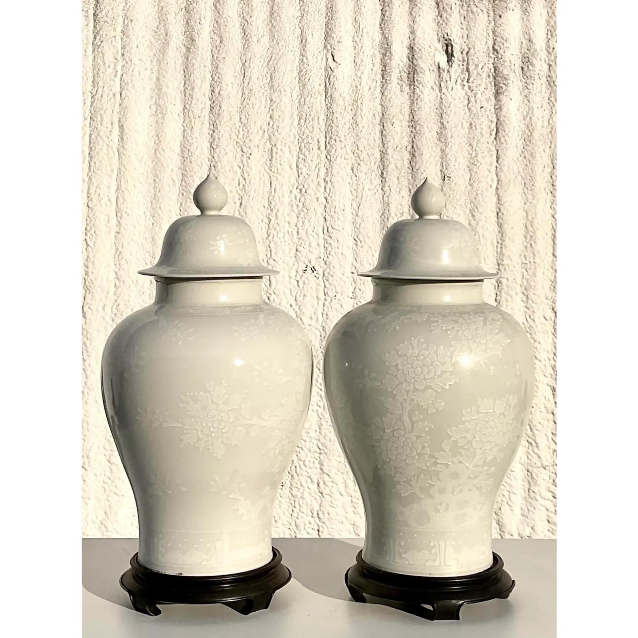 Vintage Asian Floral Ingwer Jar Urnen - ein Paar (Ebenholz) im Angebot