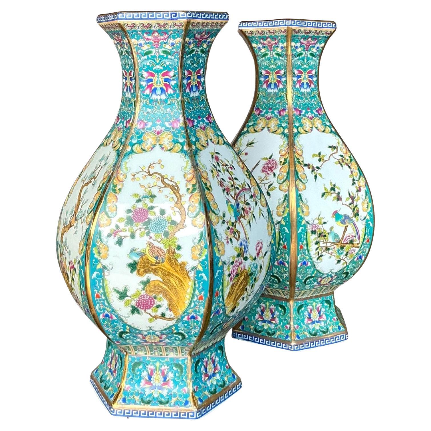 Vaso asiatico vintage in porcellana floreale - Una coppia