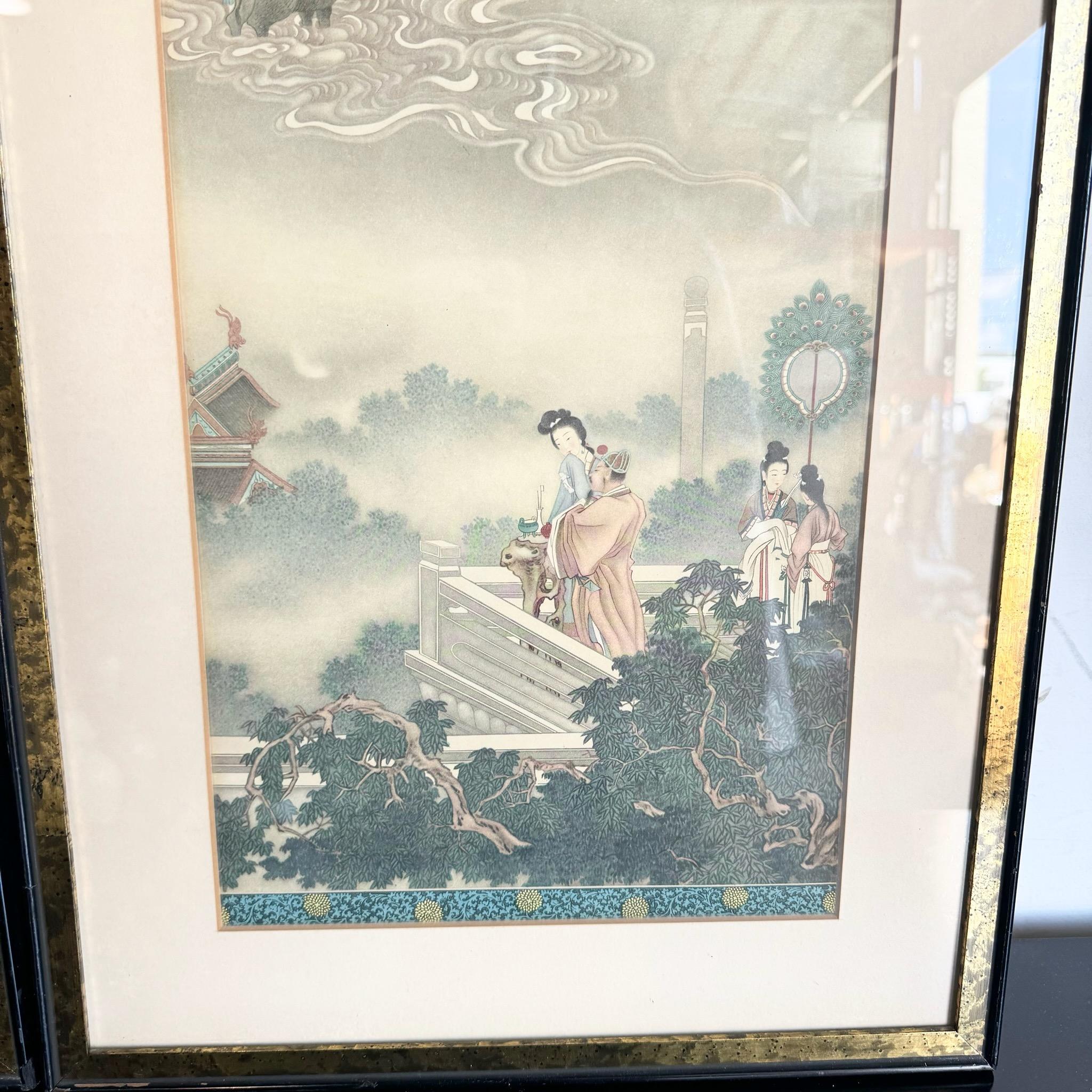 20ième siècle Peinture asiatique encadrée sur soie - une paire en vente