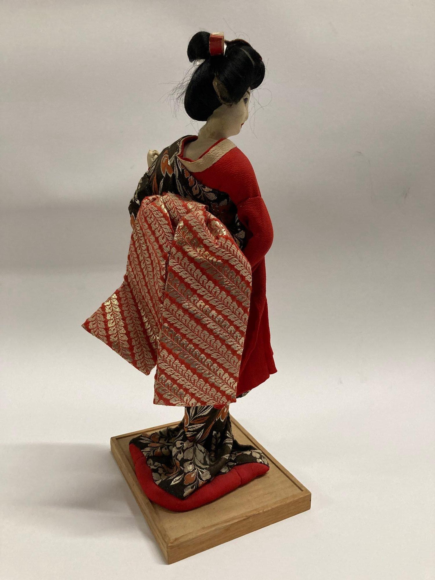 Vintage Asian Geisha Japanese Figurine Collectible Doll 1950s In Fair Condition In North Hollywood, CA