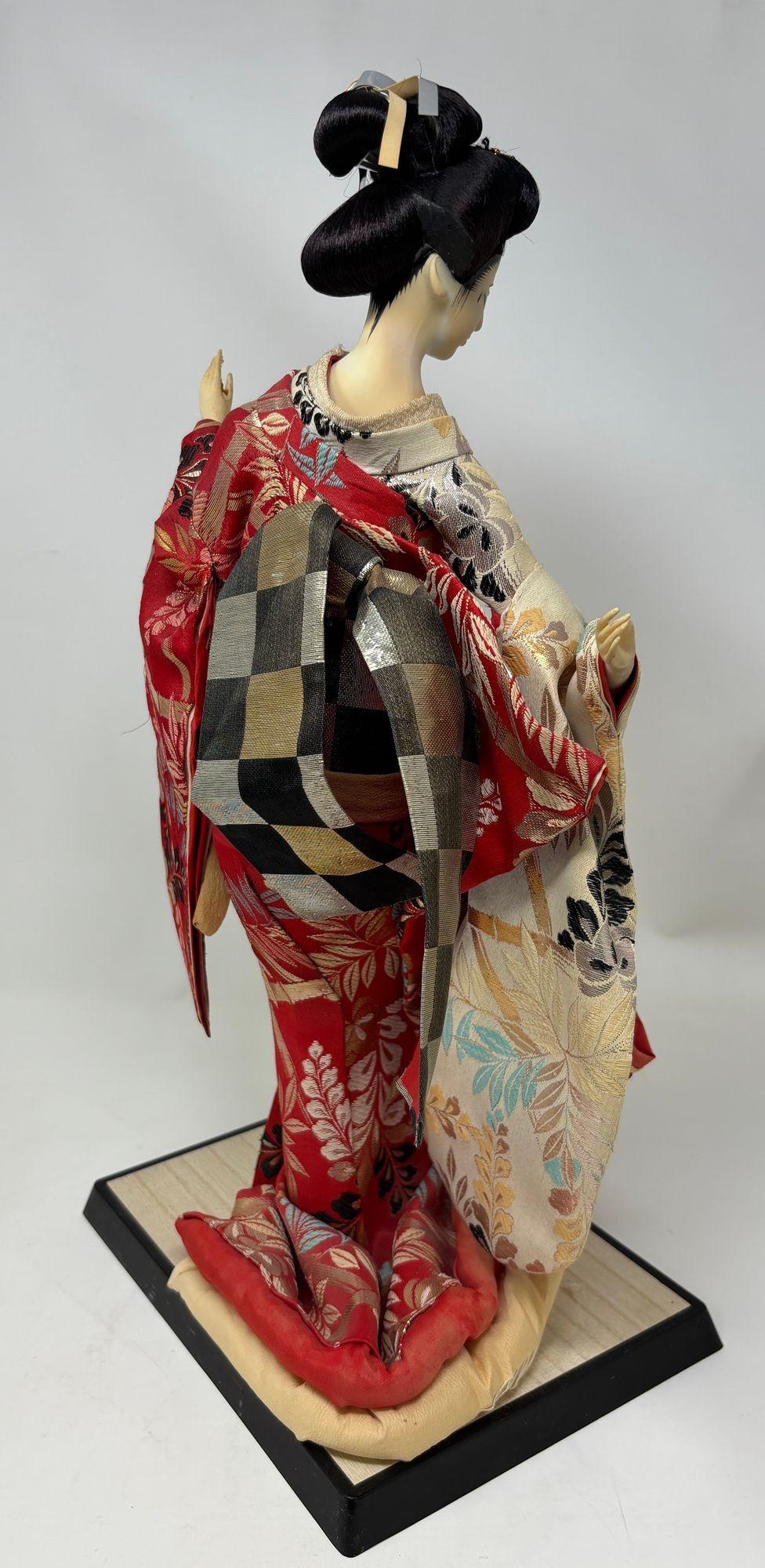 Asiatische Geisha Japanische Figur, Sammlerstück-Puppe, 1950er Jahre, Vintage (20. Jahrhundert) im Angebot
