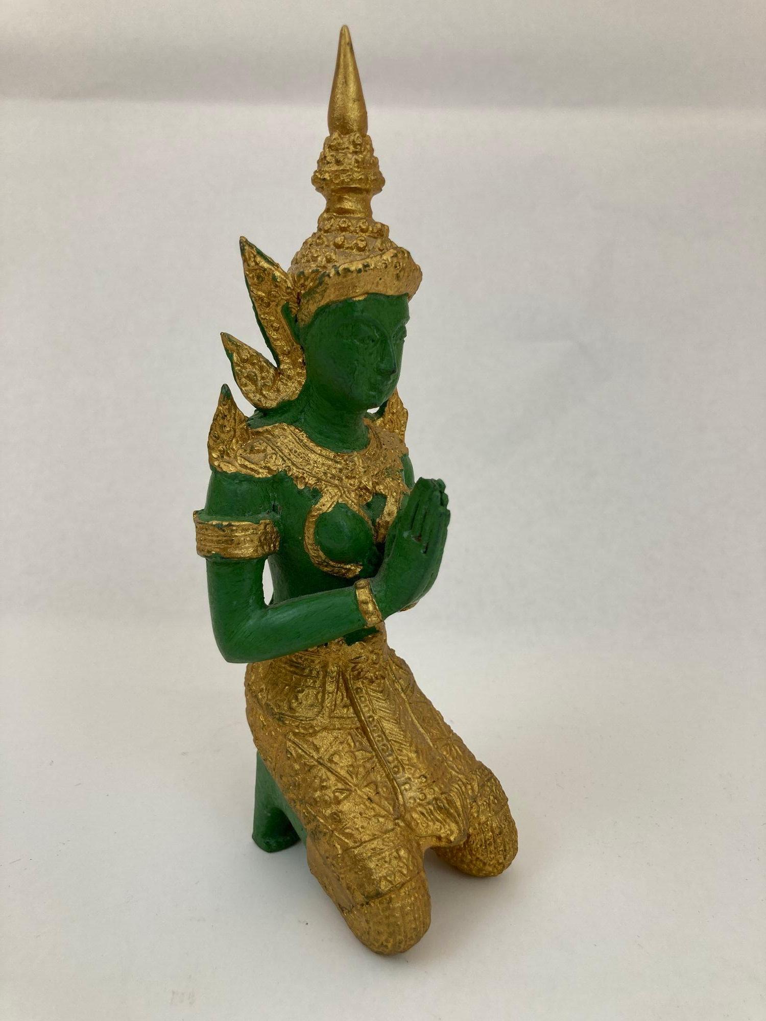Tibetano Vintage Asian Bronzo dorato Thai inginocchiato Angelo Sacro Teppanom 1950s in vendita