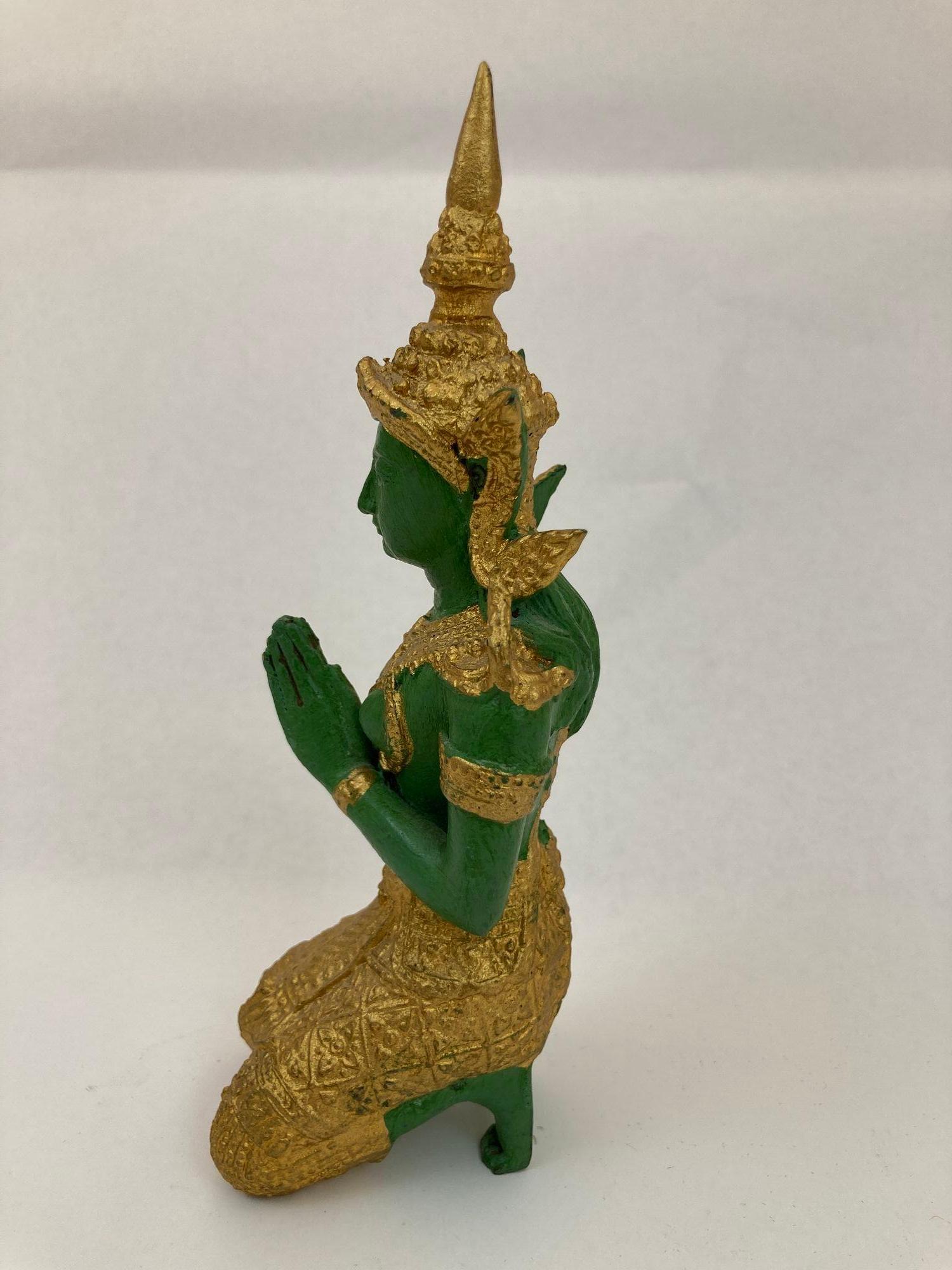 Calco Vintage Asian Bronzo dorato Thai inginocchiato Angelo Sacro Teppanom 1950s in vendita