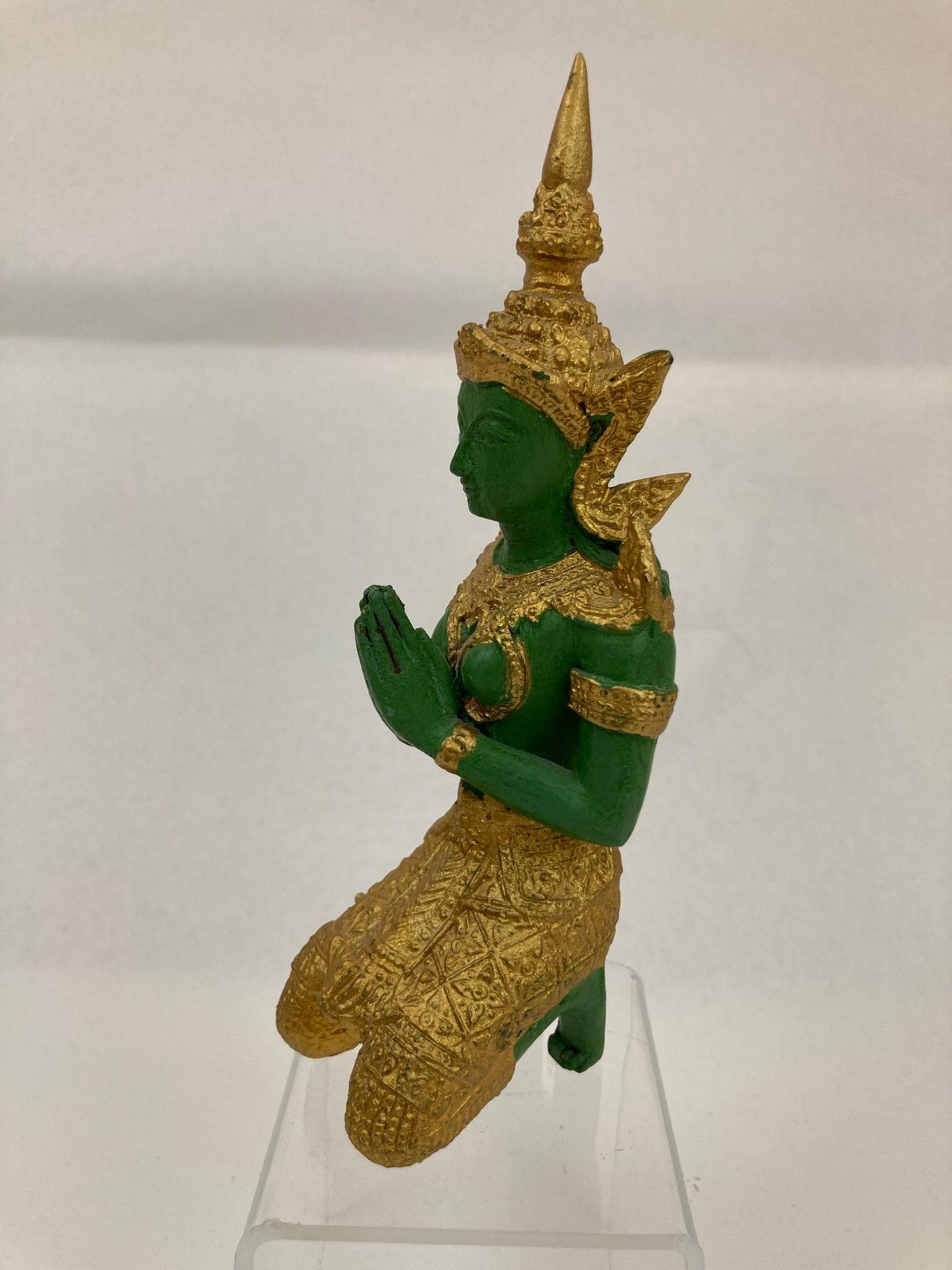 Vintage Asian Bronzo dorato Thai inginocchiato Angelo Sacro Teppanom 1950s in vendita 2