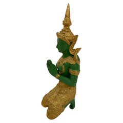 Vintage asiático de bronce dorado tailandés arrodillado ángel sagrado Teppanom 1950s
