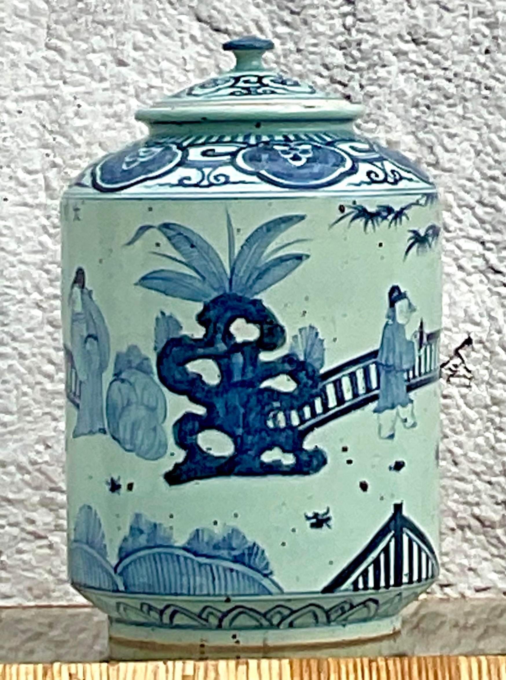 Vintage Asian Glazed Ceramic Blue and White Lidded Urn In Good Condition For Sale In west palm beach, FL