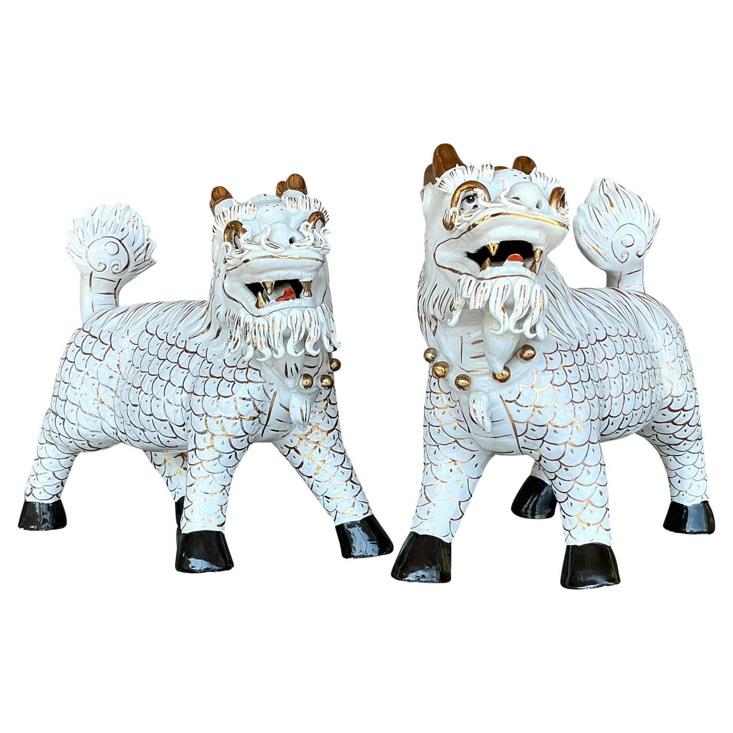 Asiatische glasierte Keramik- Foo-Hunde im Vintage-Stil - Ein Paar