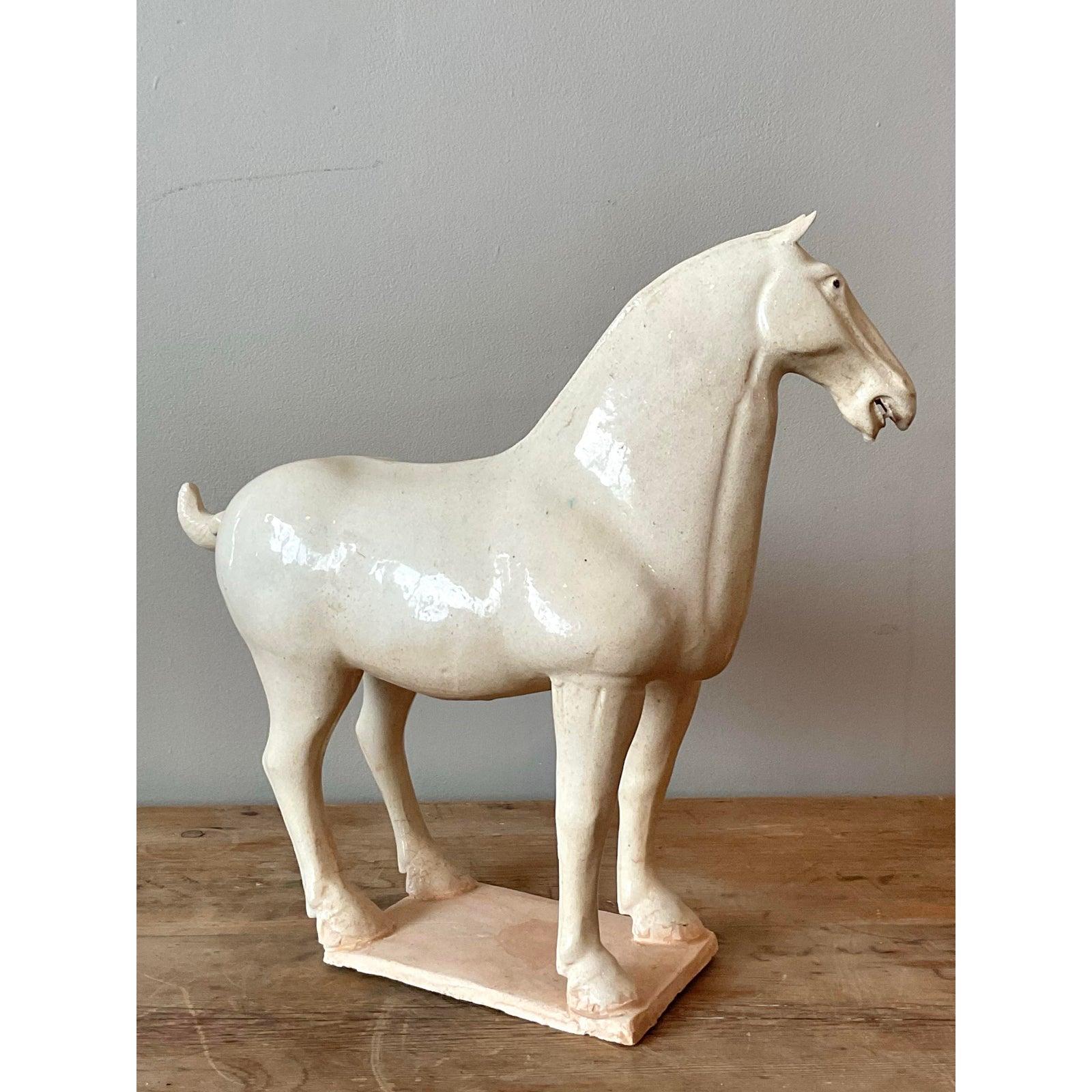Cavallo del tempio in ceramica smaltata asiatica vintage in vendita 1