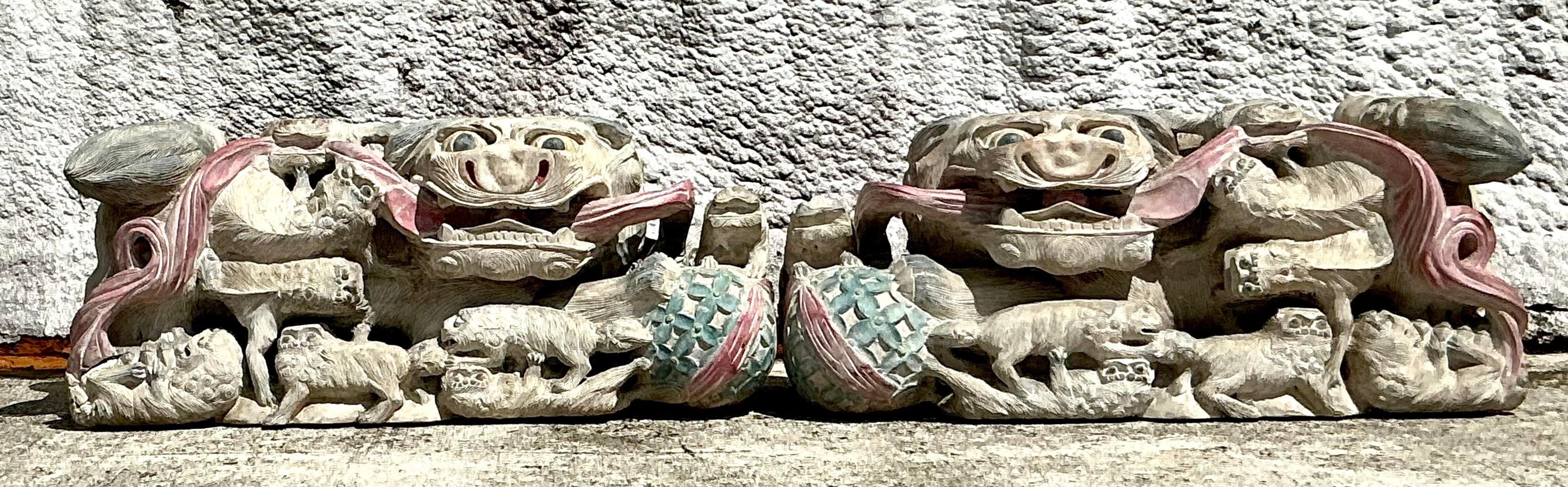 Cani Foo asiatici d'epoca intagliati a mano - una coppia in vendita 1