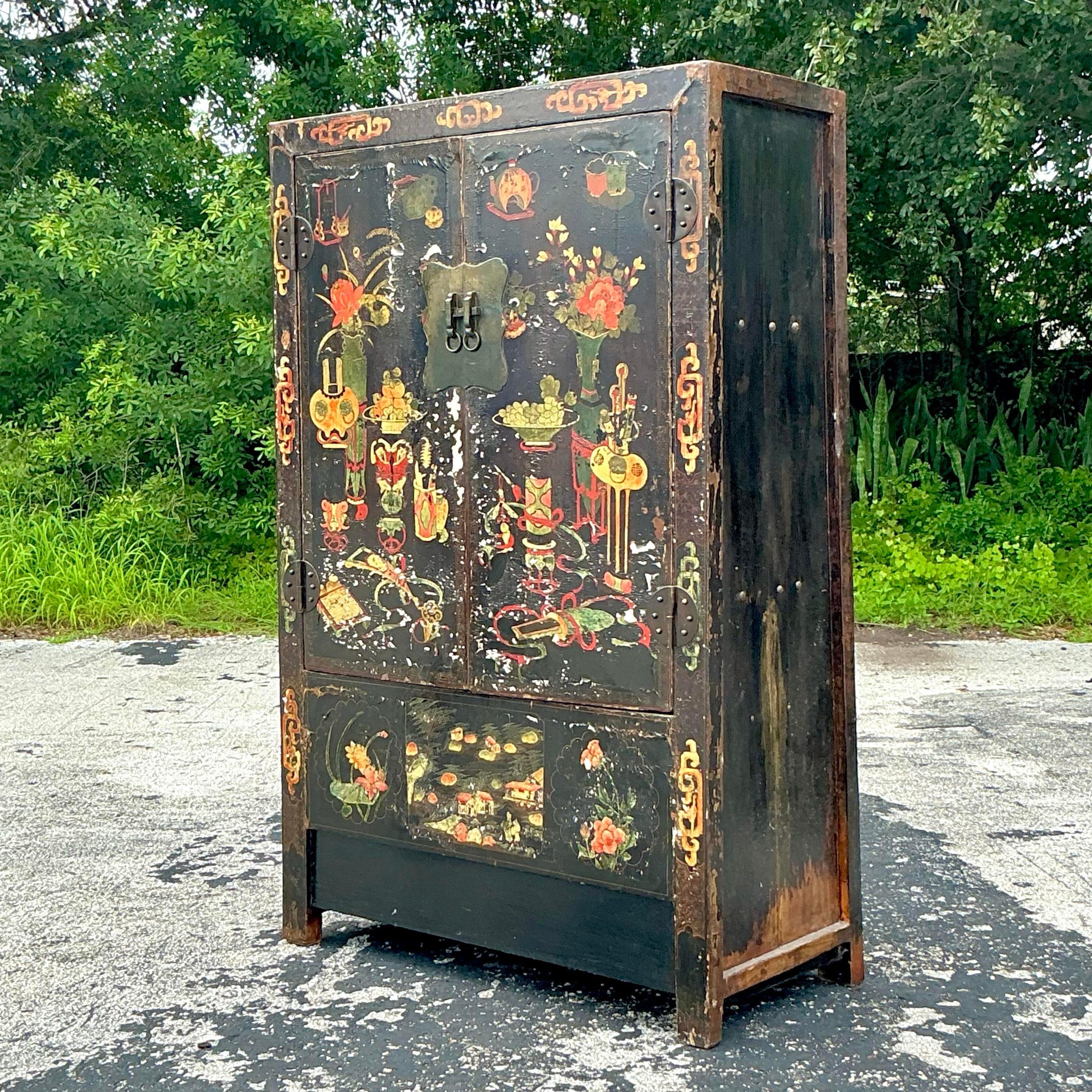 Asiatischer handbemalter Vintage-Schrank (Metall) im Angebot