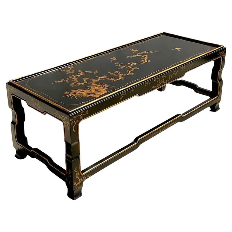 Vintage Asian Hand Painted Chinoiserie Ming Coffee Table For Sale at