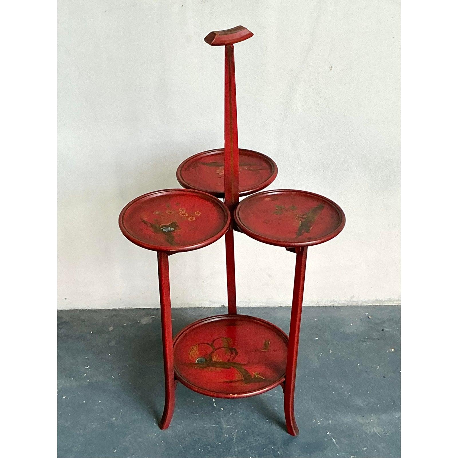 Mesa con tres bandejas Vintage Asian Hand Painted Chinoiserie Art Decó en venta