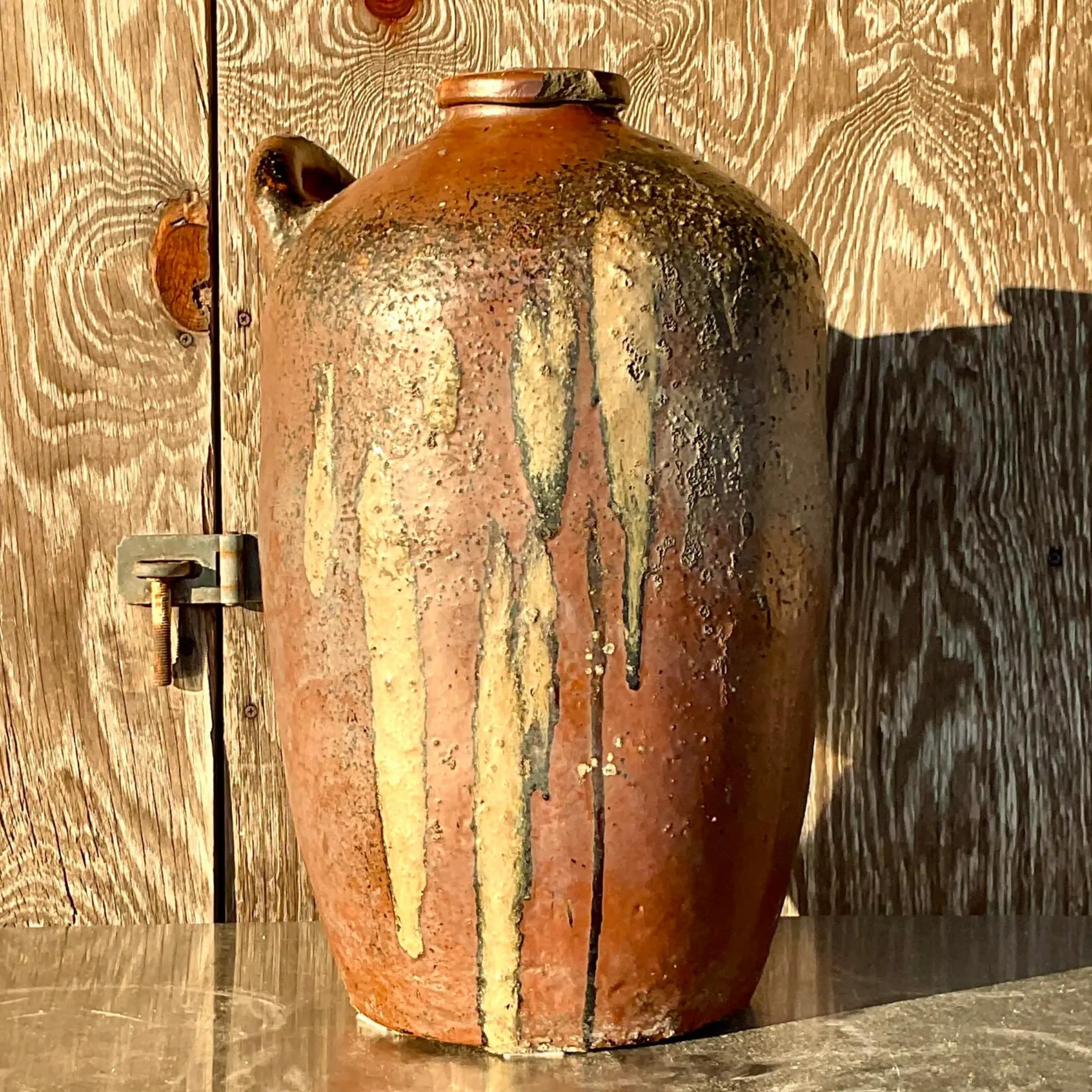 Vintage asiatische handbemalte Urne im Zustand „Gut“ im Angebot in west palm beach, FL