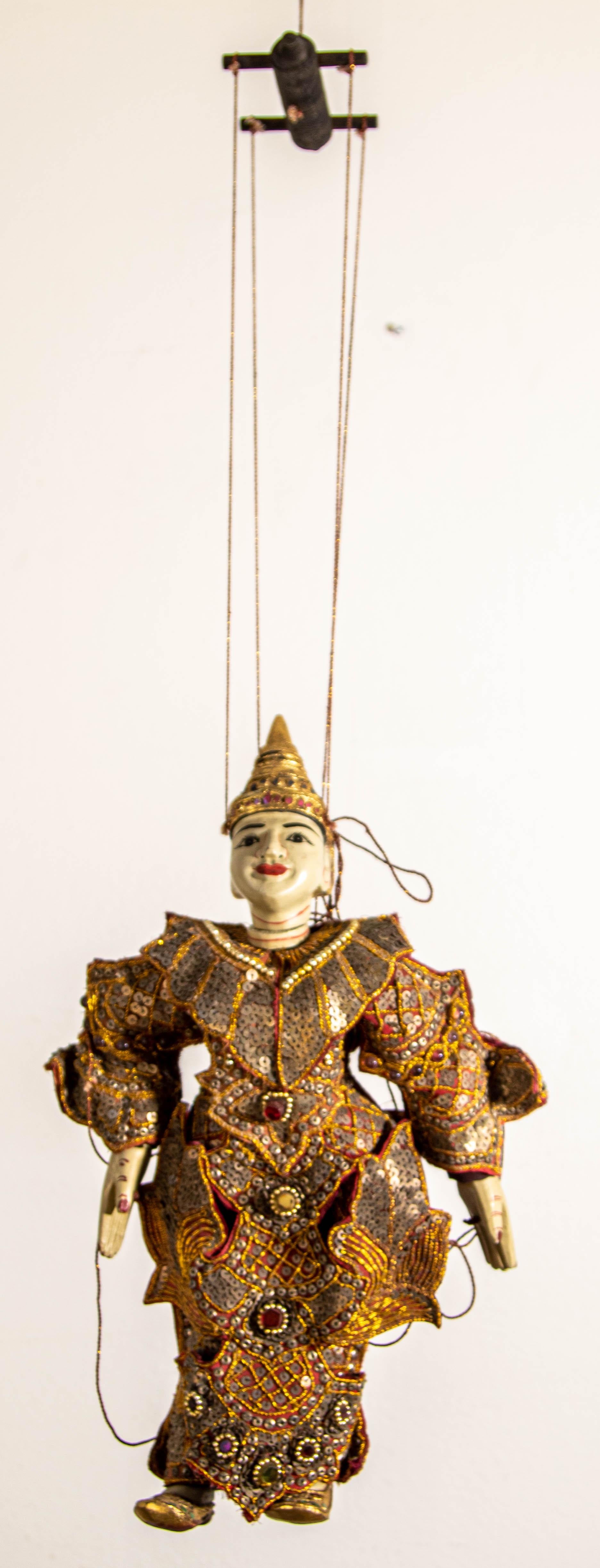 Asiatische handgefertigte burmesische Opern Marionette-Wandschmuck aus Holz, 1950er Jahre im Angebot 4