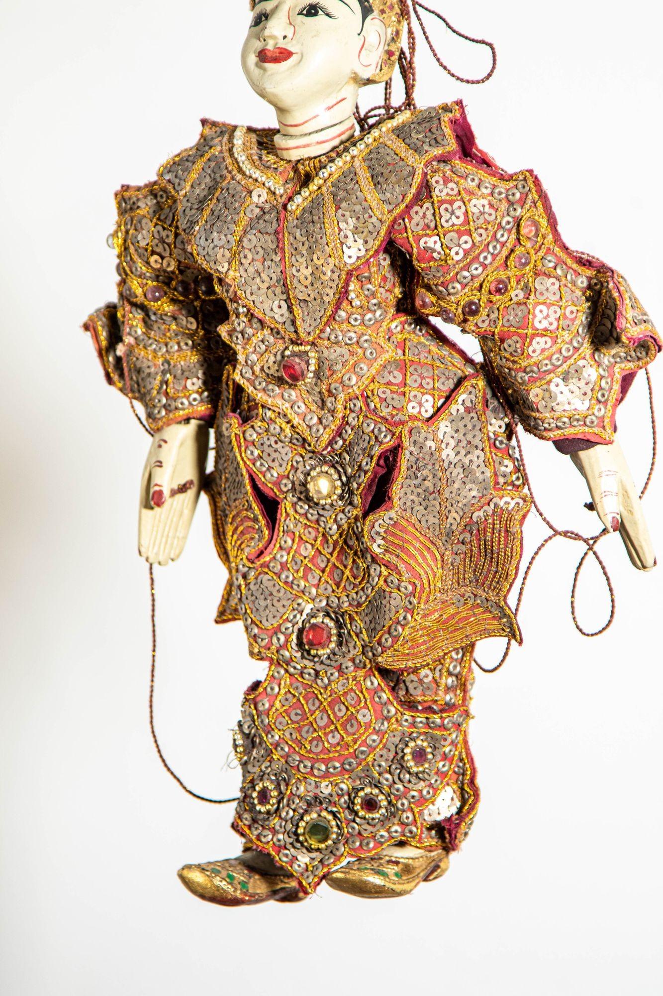 Asiatische handgefertigte burmesische Opern Marionette-Wandschmuck aus Holz, 1950er Jahre im Angebot 5