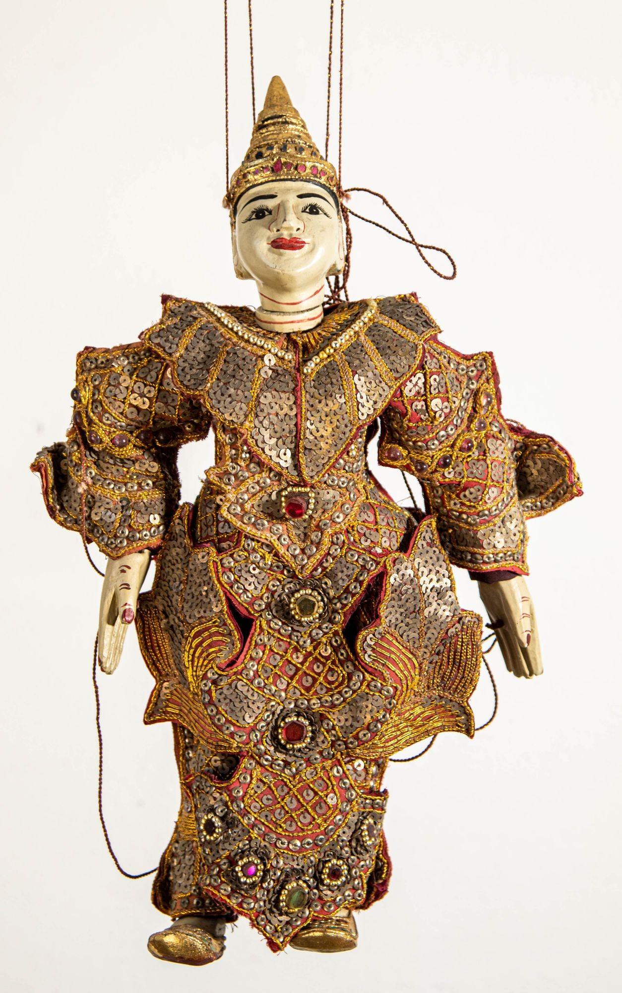 Asiatische handgefertigte burmesische Opern Marionette-Wandschmuck aus Holz, 1950er Jahre im Angebot 12