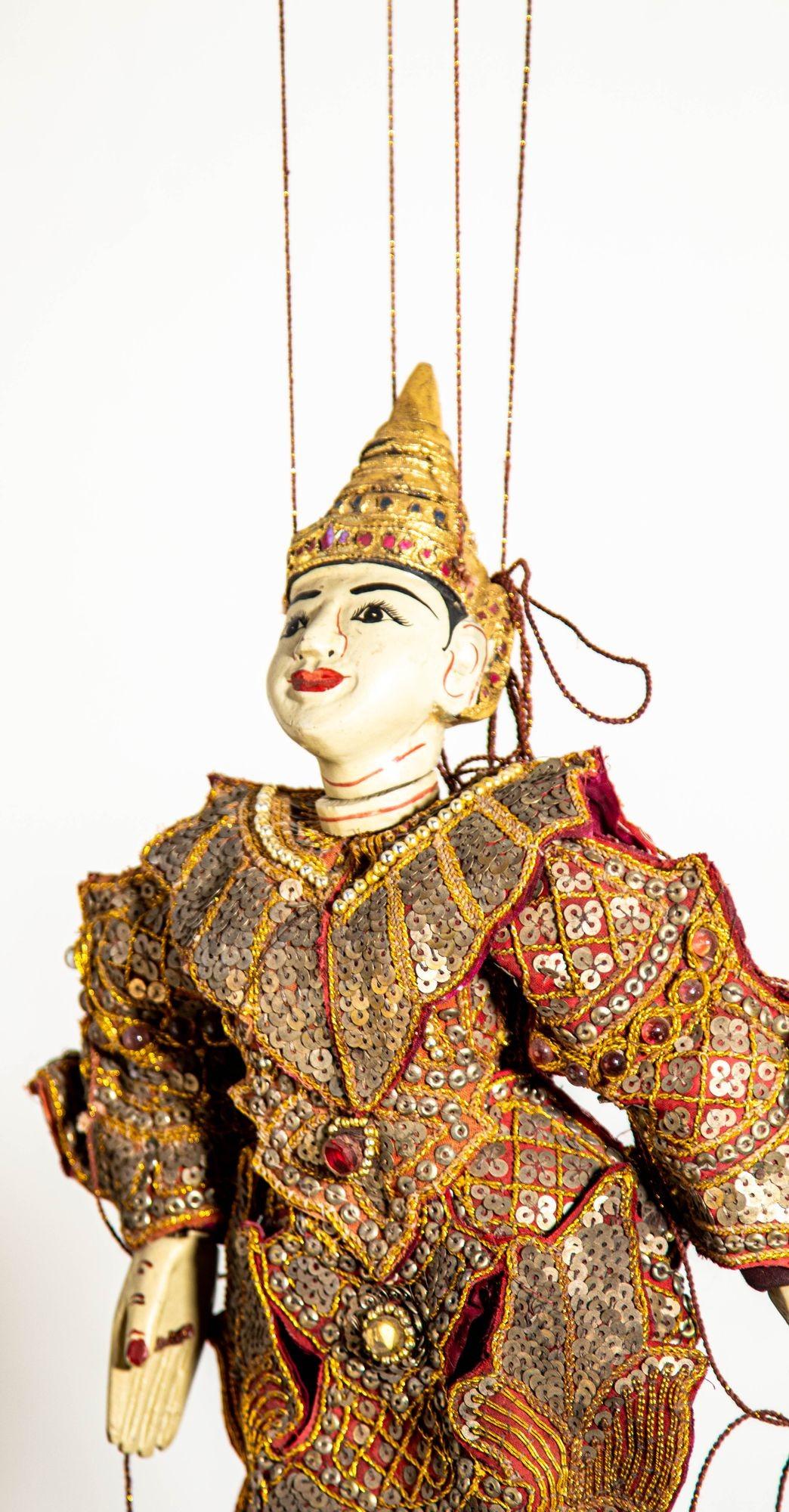 Asiatische handgefertigte burmesische Opern Marionette-Wandschmuck aus Holz, 1950er Jahre (20. Jahrhundert) im Angebot