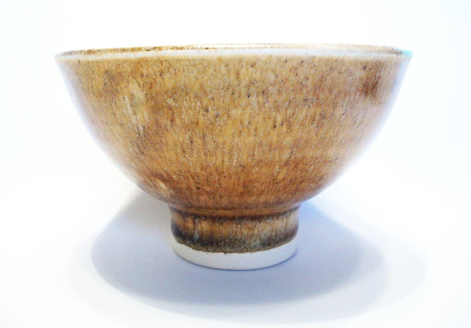Vintage Asian Hare's Fur Glaze Tea Bowl - Unsigned - China - 20th Century In Good Condition For Sale In Chatham, ON
