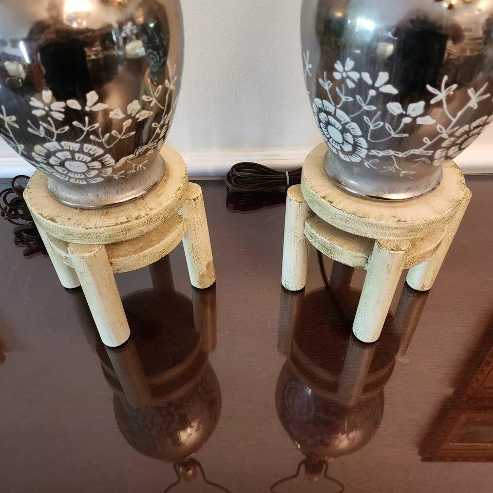 Pareja de lámparas de mesa asiáticas vintage Colibrí en venta 2