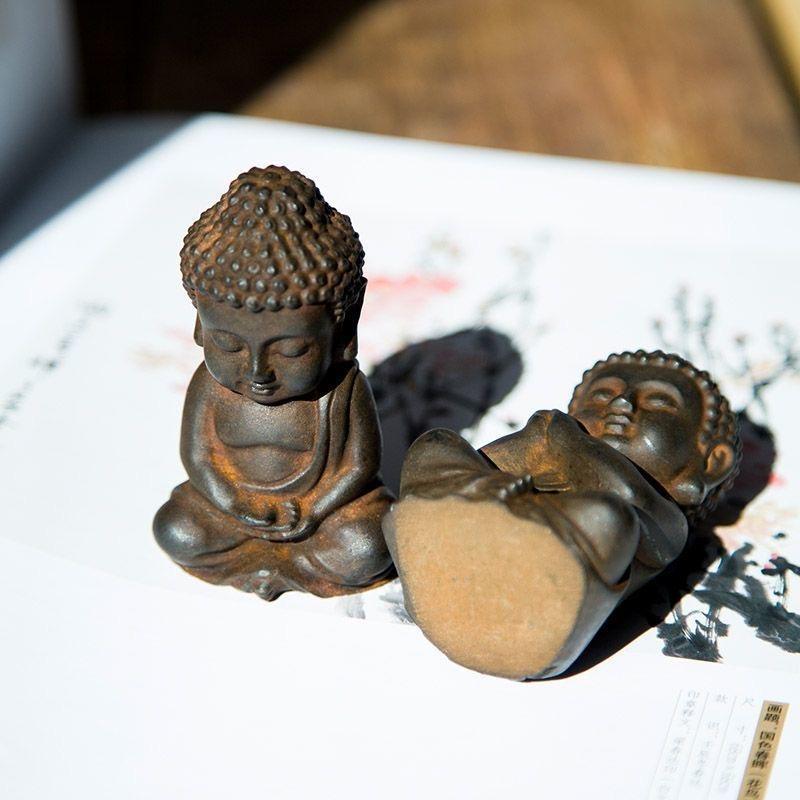 XX secolo Vintage asiatico in ferro Art Deco Baby Shakyamuni Tathagata Buddhas Set in vendita