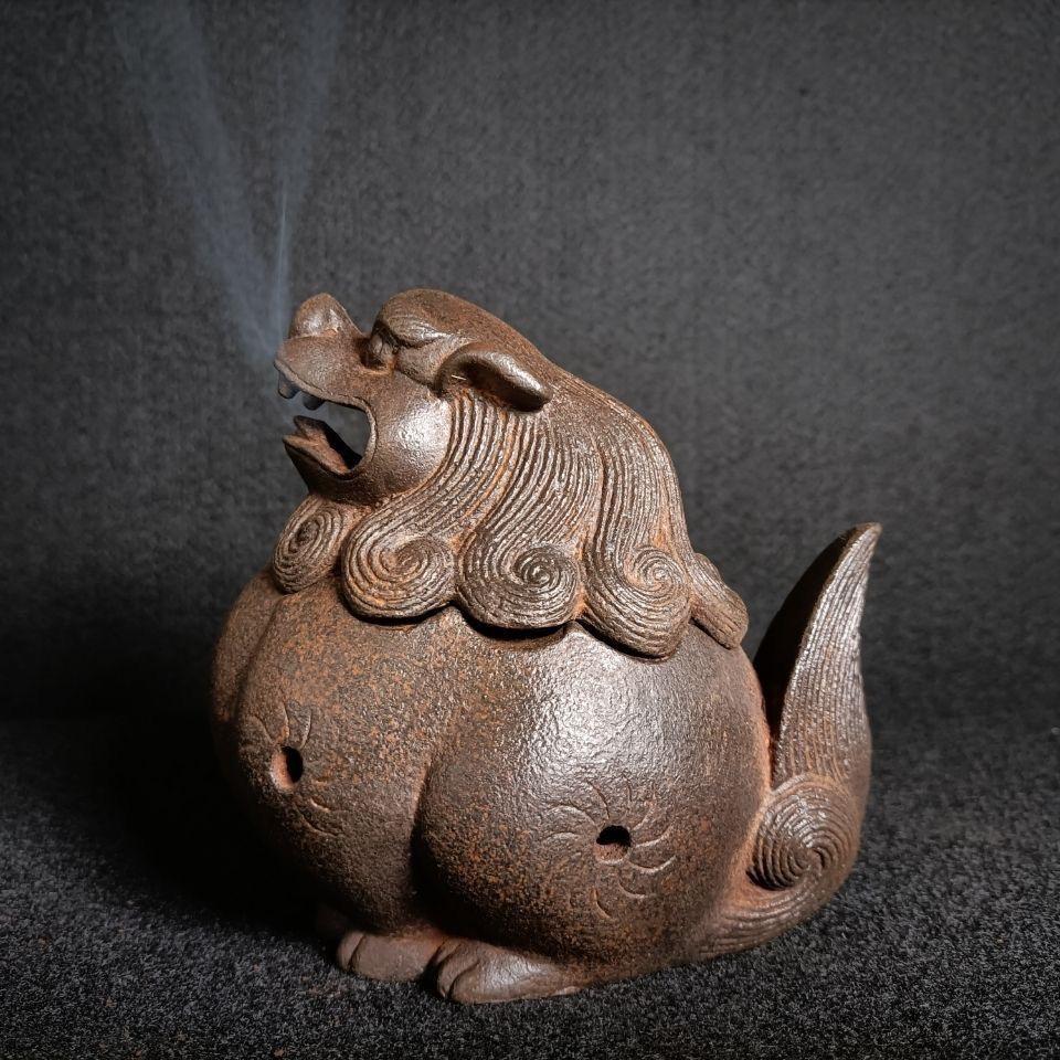 Fer Brûleur d'encens asiatique vintage Lion en fer We the Beast en vente