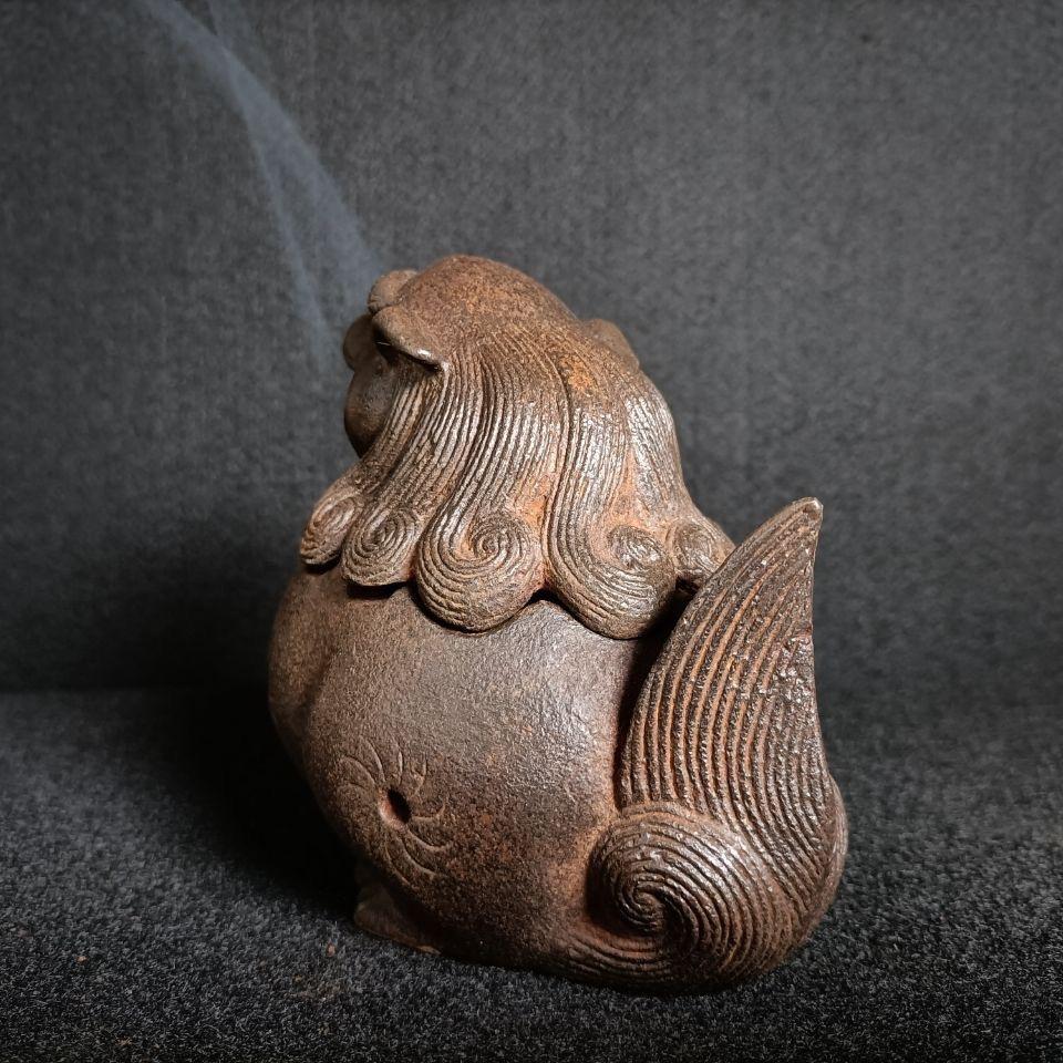 Brûleur d'encens asiatique vintage Lion en fer We the Beast en vente 3