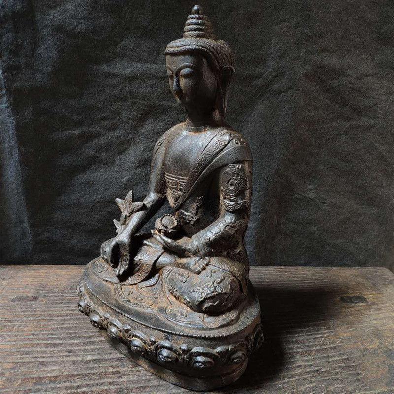Statue asiatique vintage du Bouddha Shakyamuni assis sur un lotus État moyen - En vente à 景德镇市, CN