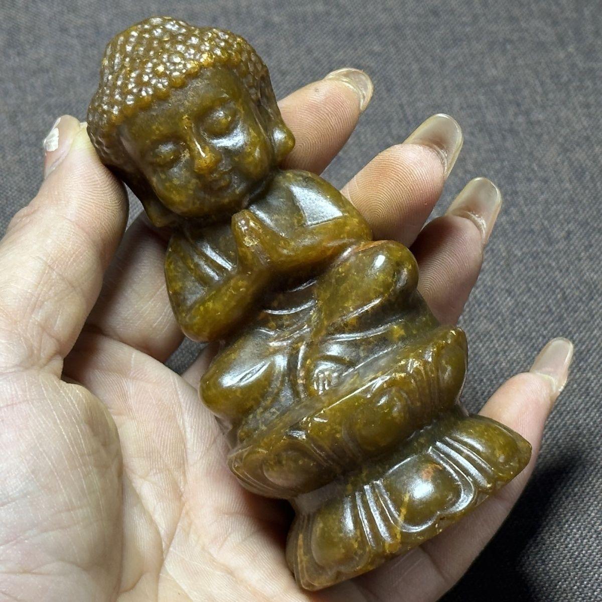 Vintage Asian Jade Carving Baby Buddha Statue In Fair Condition For Sale In 景德镇市, CN