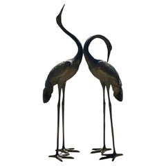 Paire de sculptures asiatiques japonaises anciennes de grues en bronze