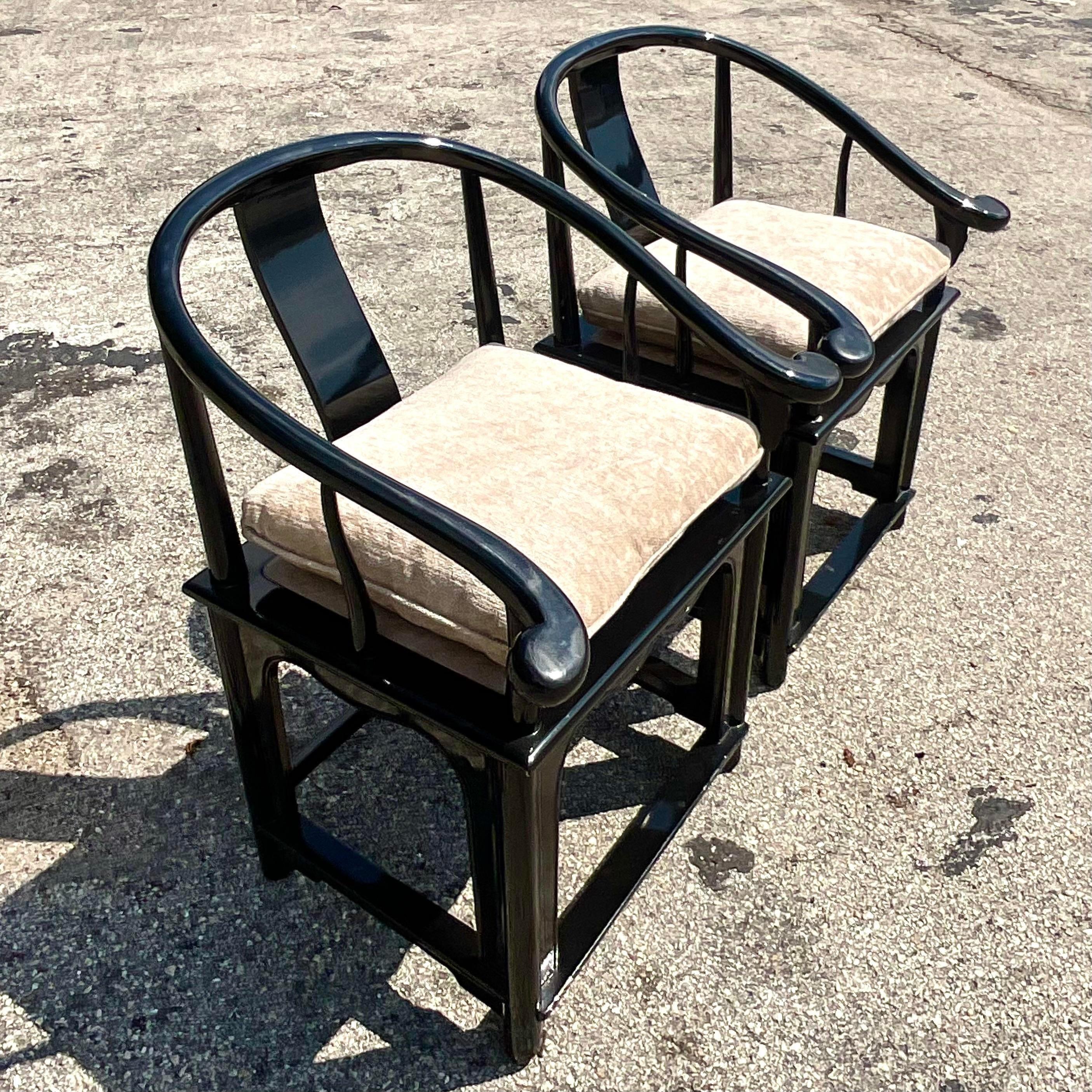 Paire de chaises longues Ming laquées d'origine asiatique en vente 1