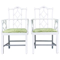 Paire de chaises pagodes laquées d'origine asiatique