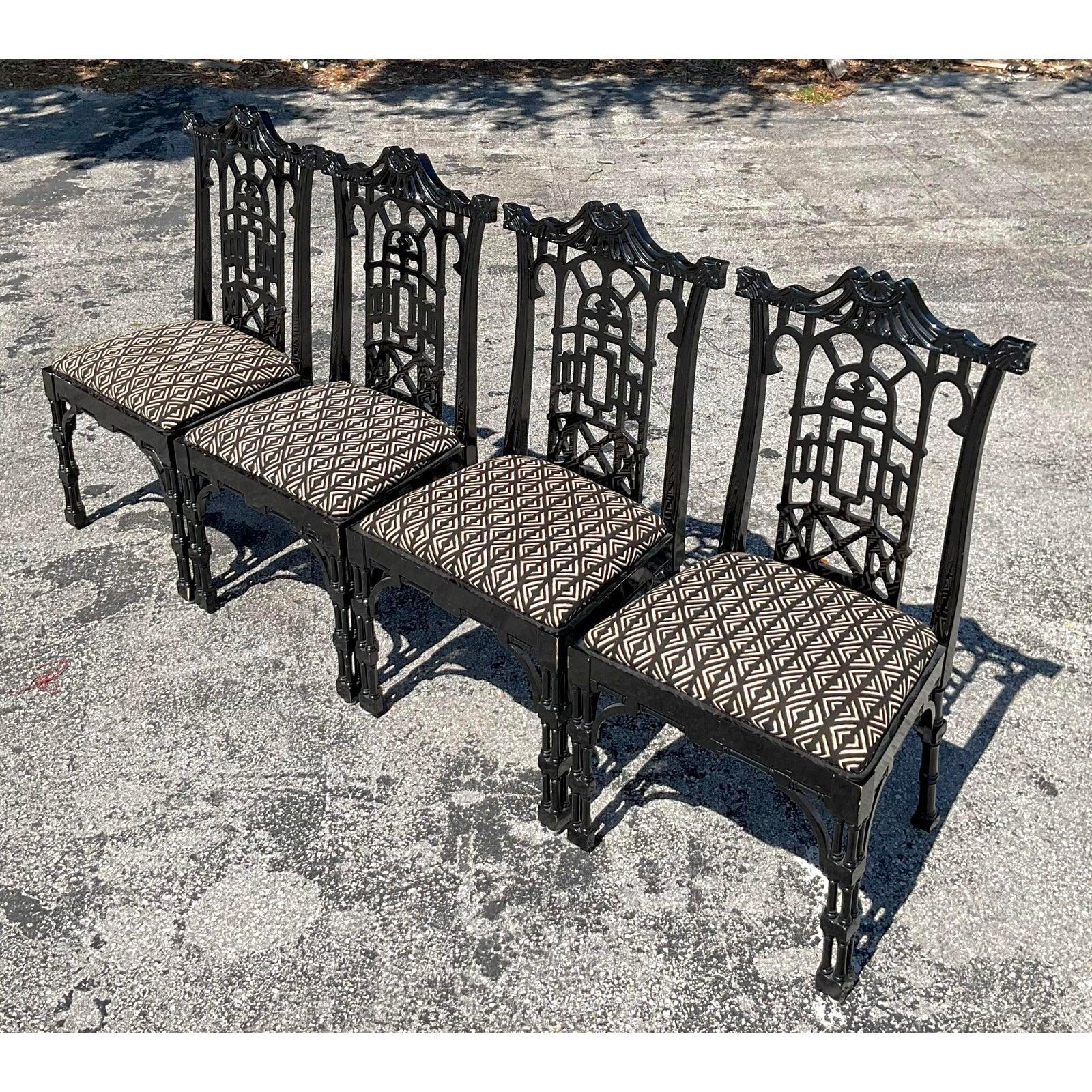 Sillas Pagoda Vintage Asiáticas Lacadas - Set de 4 Regencia de Hollywood en venta