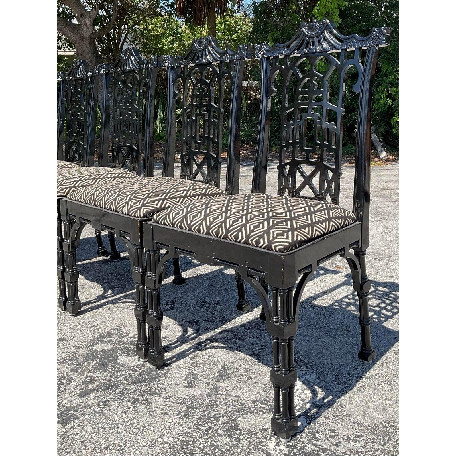 Sillas Pagoda Vintage Asiáticas Lacadas - Set de 4 en Bueno estado para la venta en west palm beach, FL