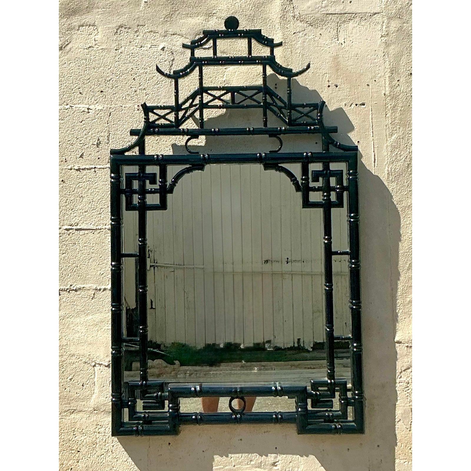 Vintage Asian Lacquered Pagoda Mirror Bon état - En vente à west palm beach, FL