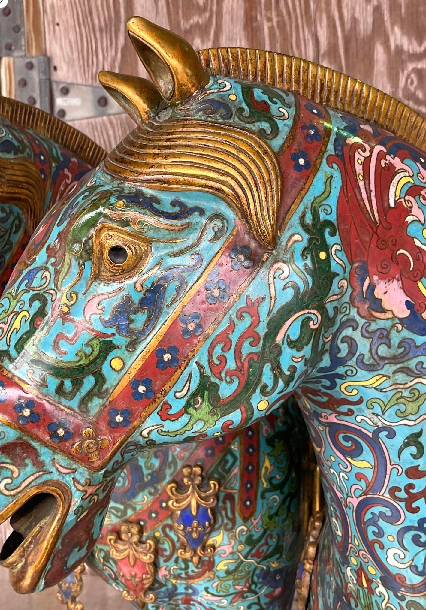 Vintage Asian Monumental Cloisonné Enameled Horses - a Pair en vente 1