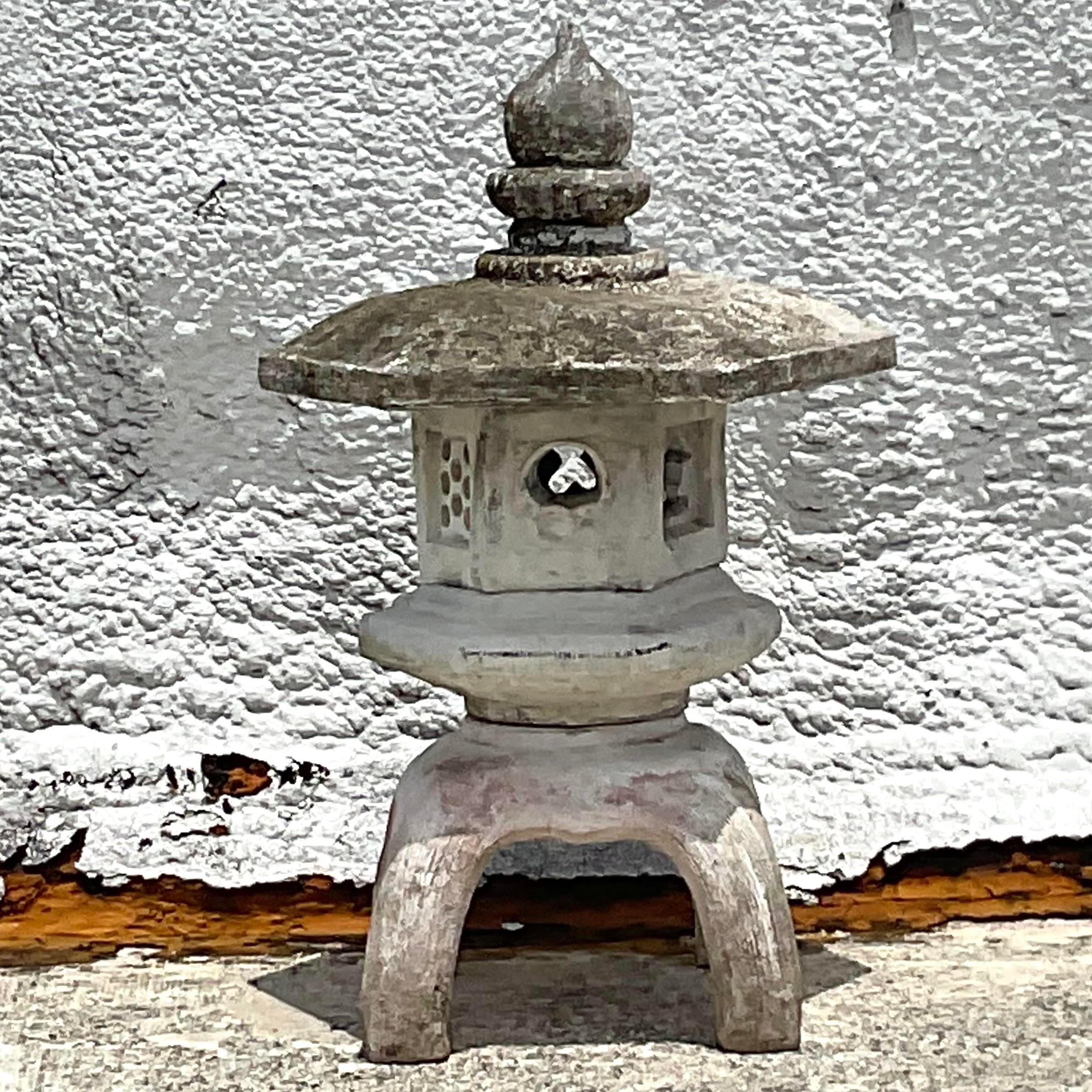 Vintage Asian Monumental Cost Concrete Stacked Pagoda Bon état - En vente à west palm beach, FL