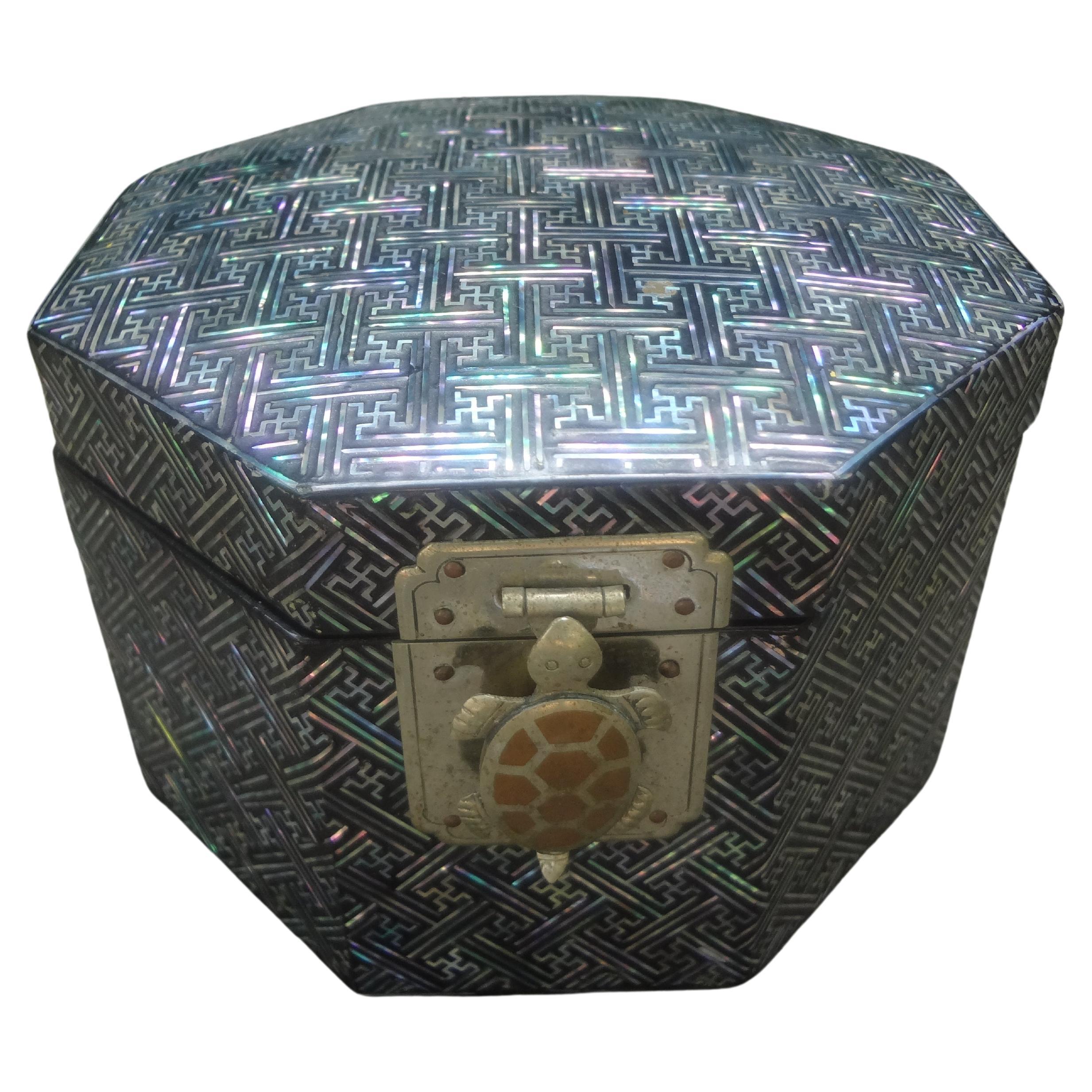 Vintage Asian Octagonal Lacquer Box with Turtle Closure For Sale